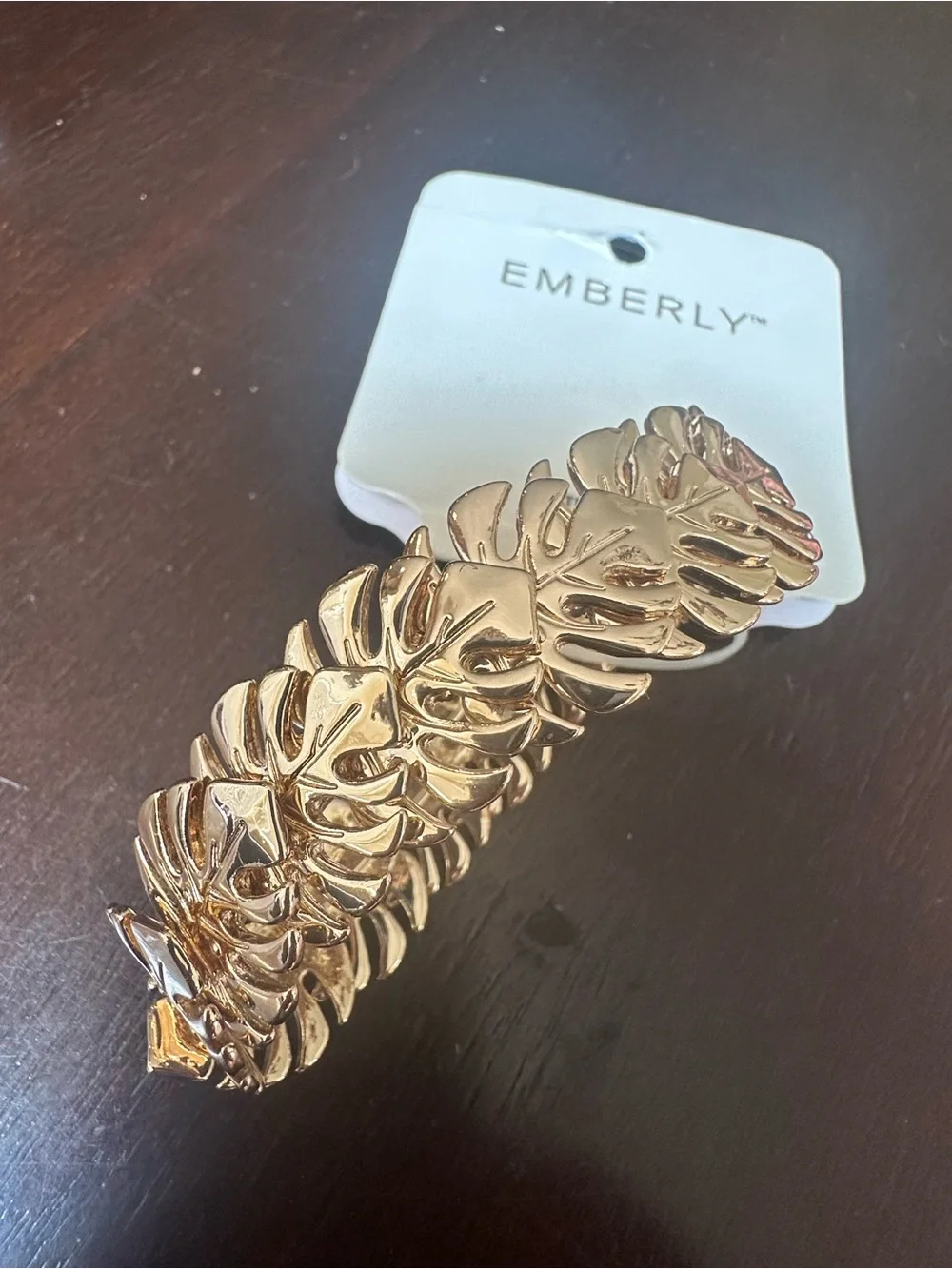 Emberly Gold Leaf-Link Women's Bracelet - Elegant Statement Jewelry NWT - Picture 3 of 3